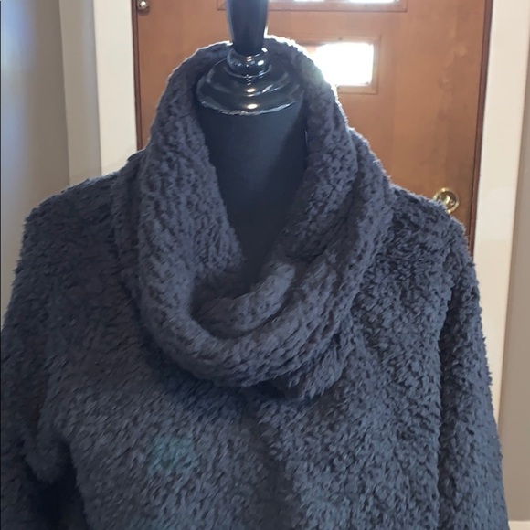 Style & co black cowlneck faux Sherpa pullover! - Picture 2 of 7